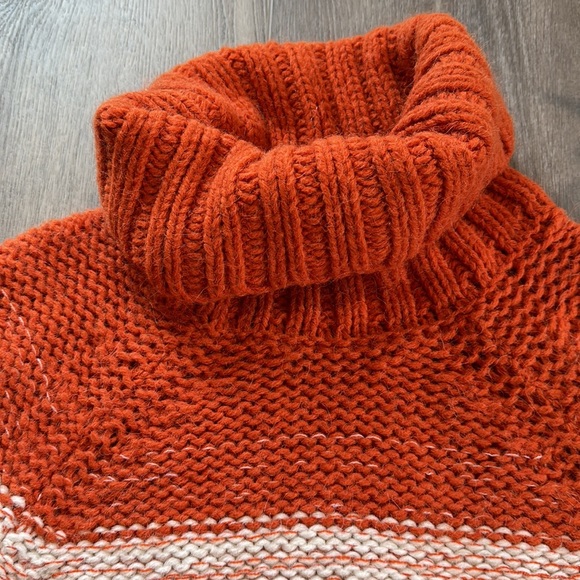 Alpaca wool blend Michael Kors poncho. Fall poncho. - Picture 12 of 16